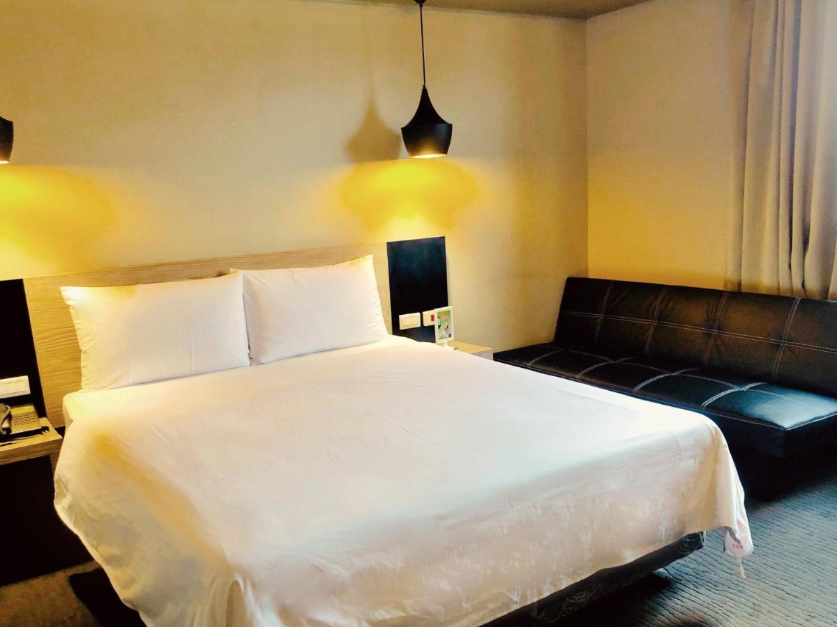 Kiwi Express Hotel - Jiuru Rd Гаосюн Экстерьер фото