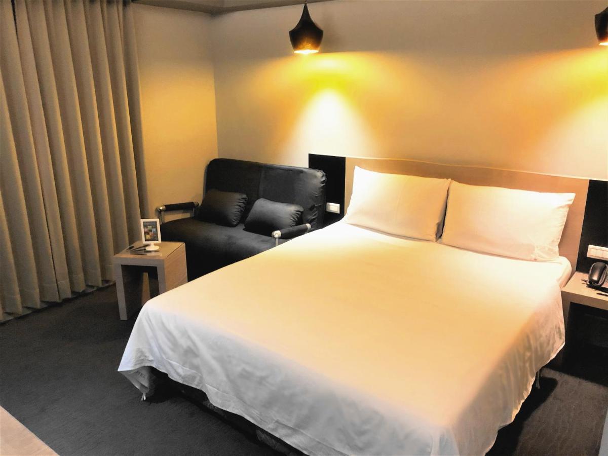Kiwi Express Hotel - Jiuru Rd Гаосюн Экстерьер фото