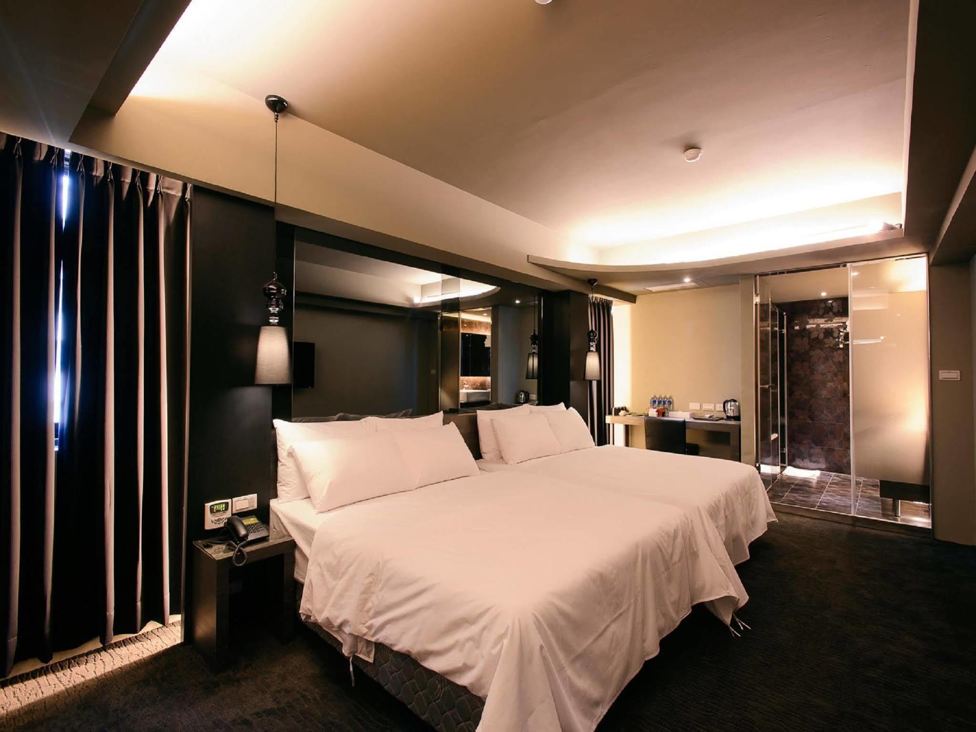 Kiwi Express Hotel - Jiuru Rd Гаосюн Экстерьер фото