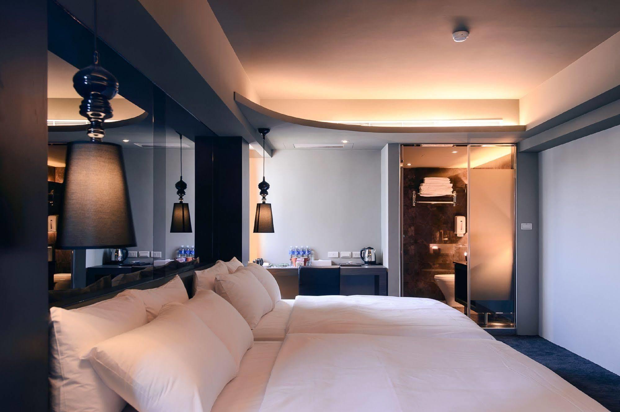 Kiwi Express Hotel - Jiuru Rd Гаосюн Экстерьер фото